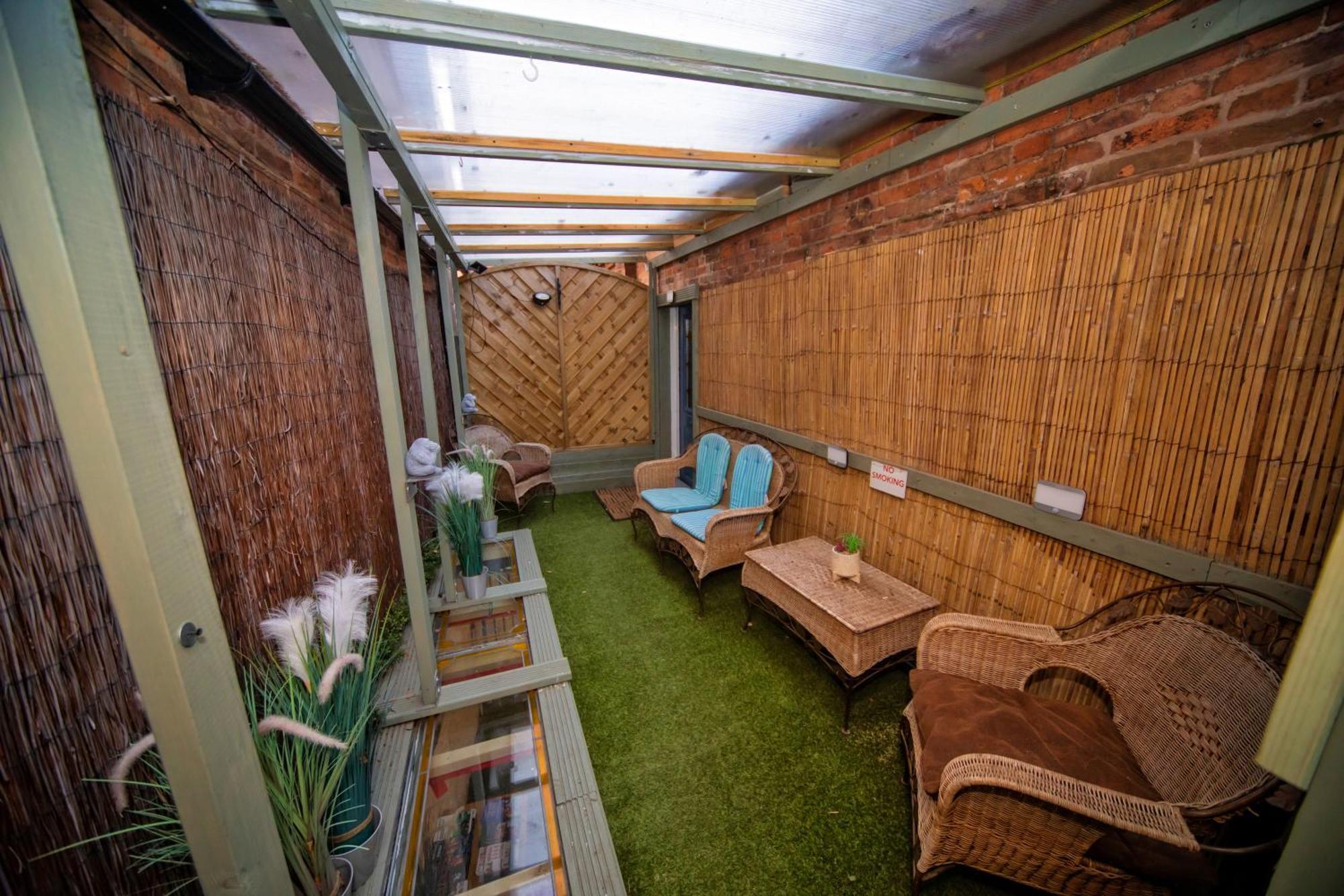 The Secret Garden Apartment Newark-on-Trent  Bagian luar foto